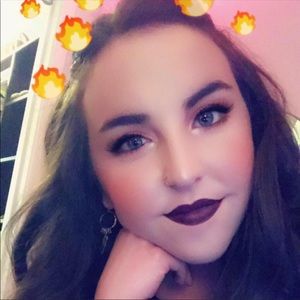 Meet your Posher, Courtney